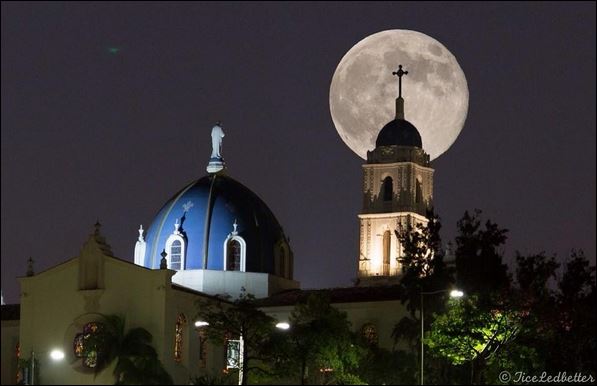 supermoon
